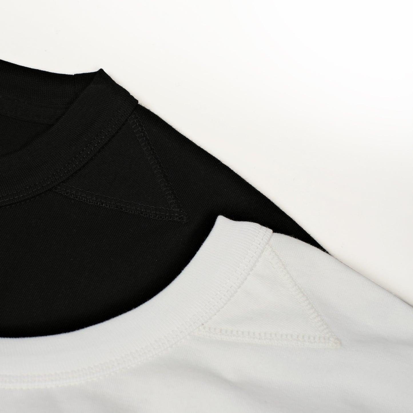 2DDT030 / 2 Details Daily Tee Black/White