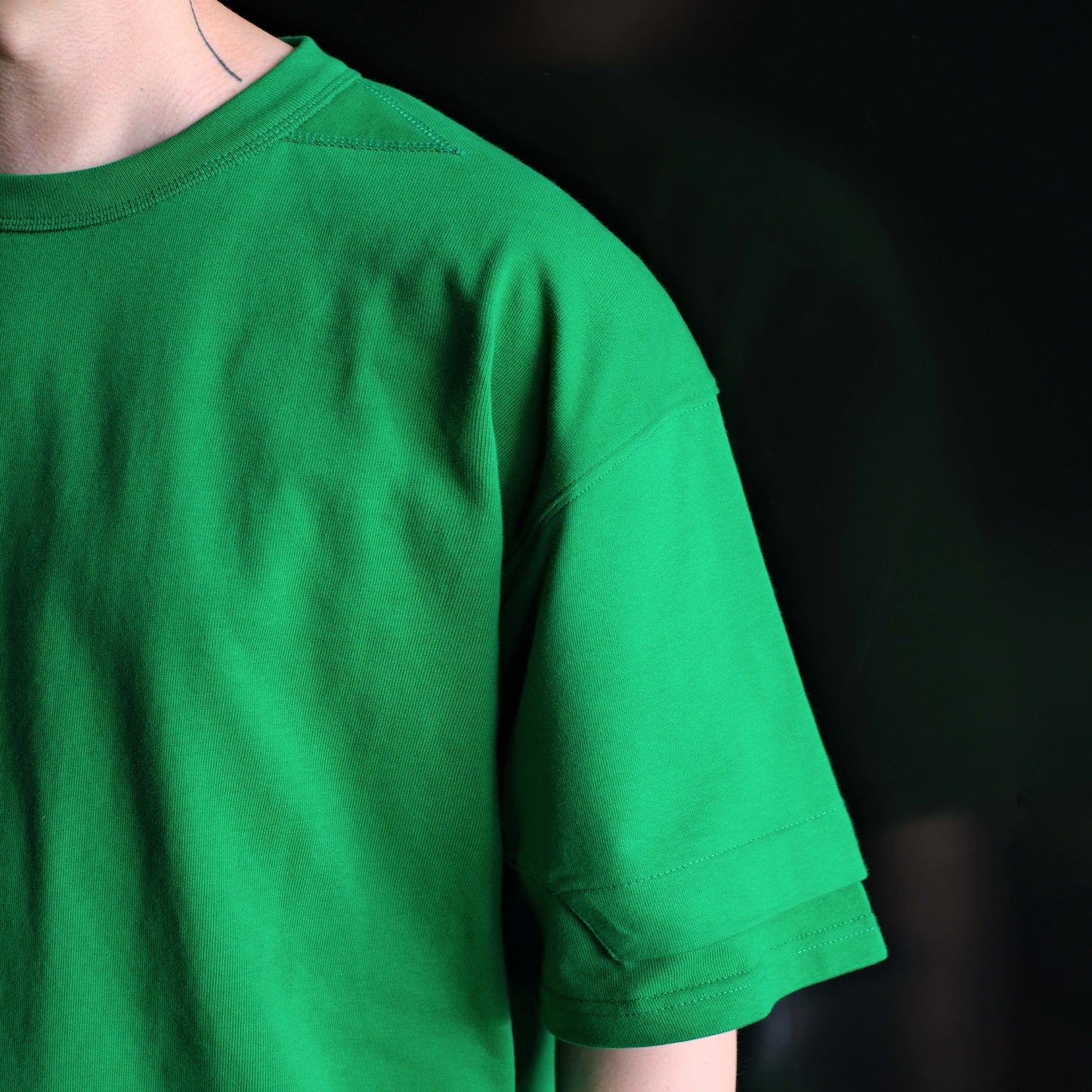 2DDT030 / 2 Details Daily Tee