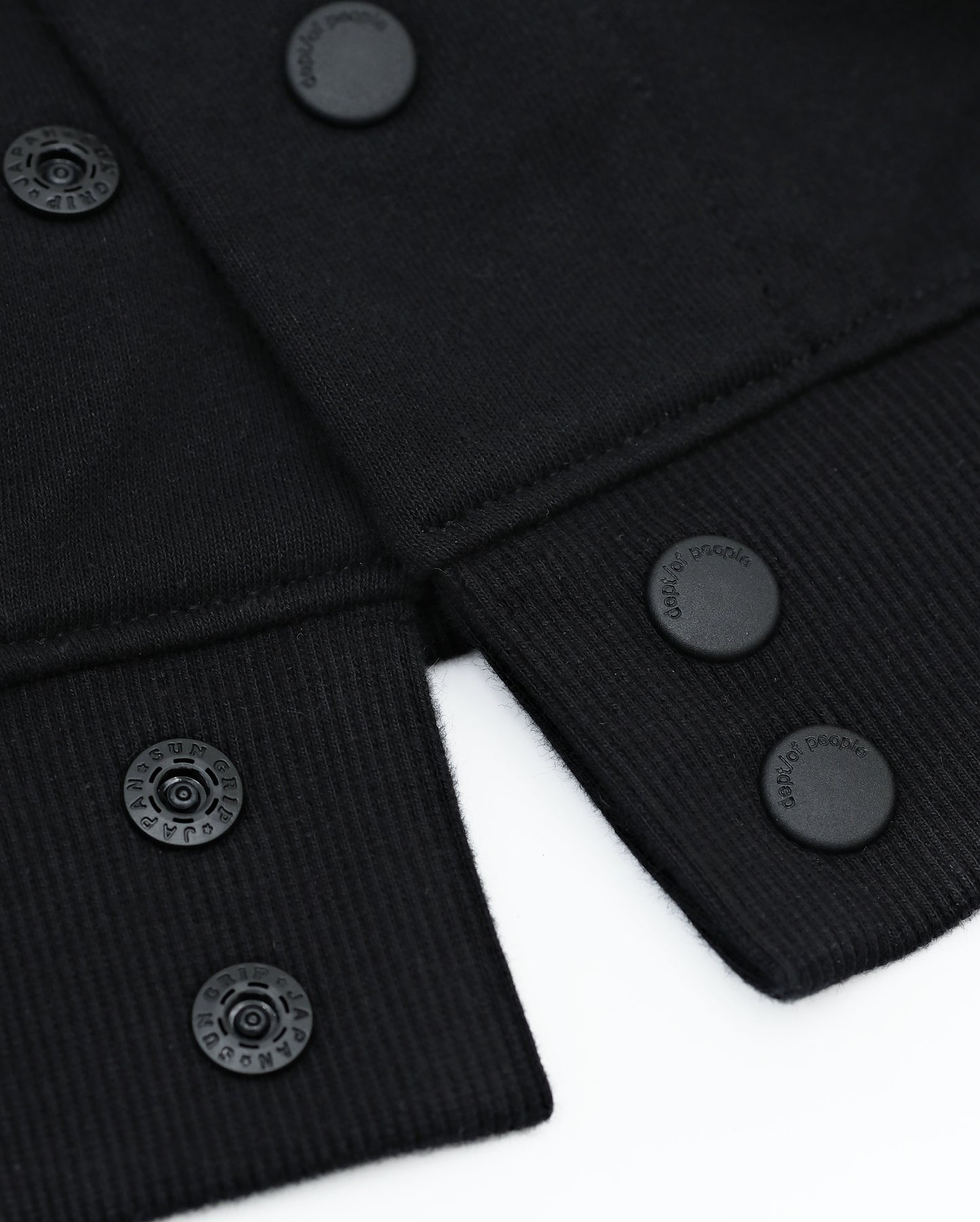 PVSS038 / P Varsity Sweat-Snap